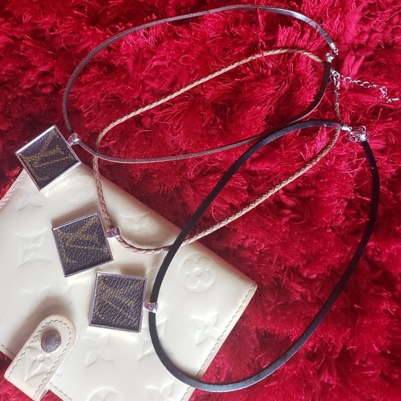 Authentic Canvas Necklace - Picture 3 of 3